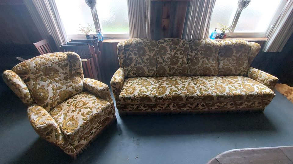 4 sitzer Couch mit Sessel in Nabburg