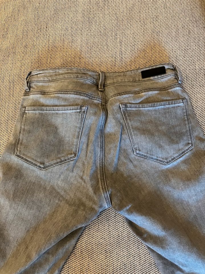 Opus Jeans grau Gr. 34 in Trier