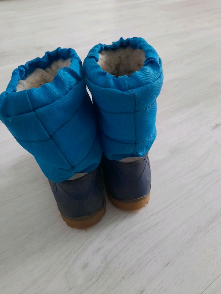 Winterstiefel gr. 25/26 in blau gefüttert mit Fell Blinklicht in Weißenfels