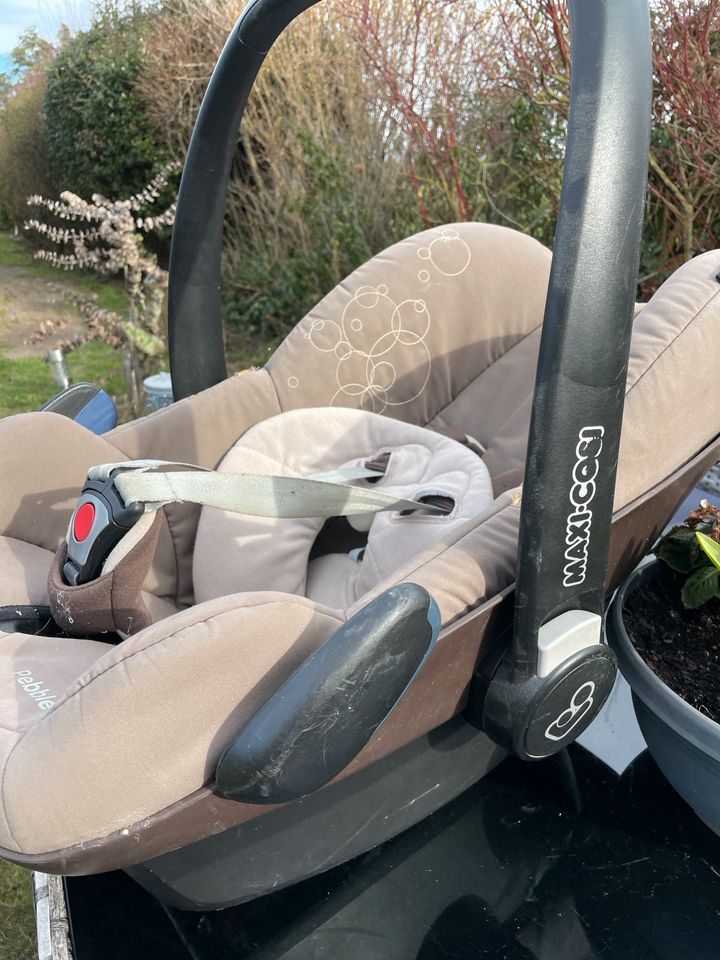 Maxi Cosi Isofix Kindersitz Babyschale newborn Autositz braun in Samswegen