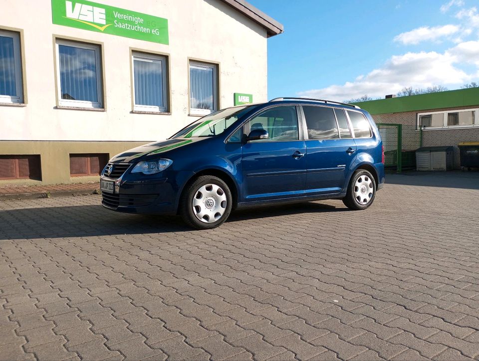 VW Touran 2.0 TDI Automatik 7 Sitzenplatz in Clenze