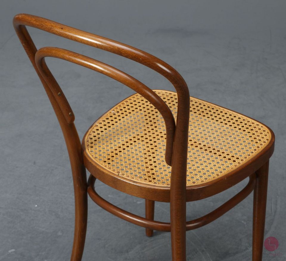 Thonet 214 Wiener Kaffeehausstuhl - Bugholz Stuhl Nussbaum Braun in Würzburg