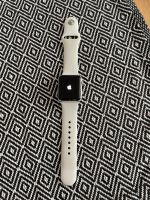 APPLE Watch Series 3 (GPS) 38 mm silber/weiß *Glasbruch* Niedersachsen - Jever Vorschau