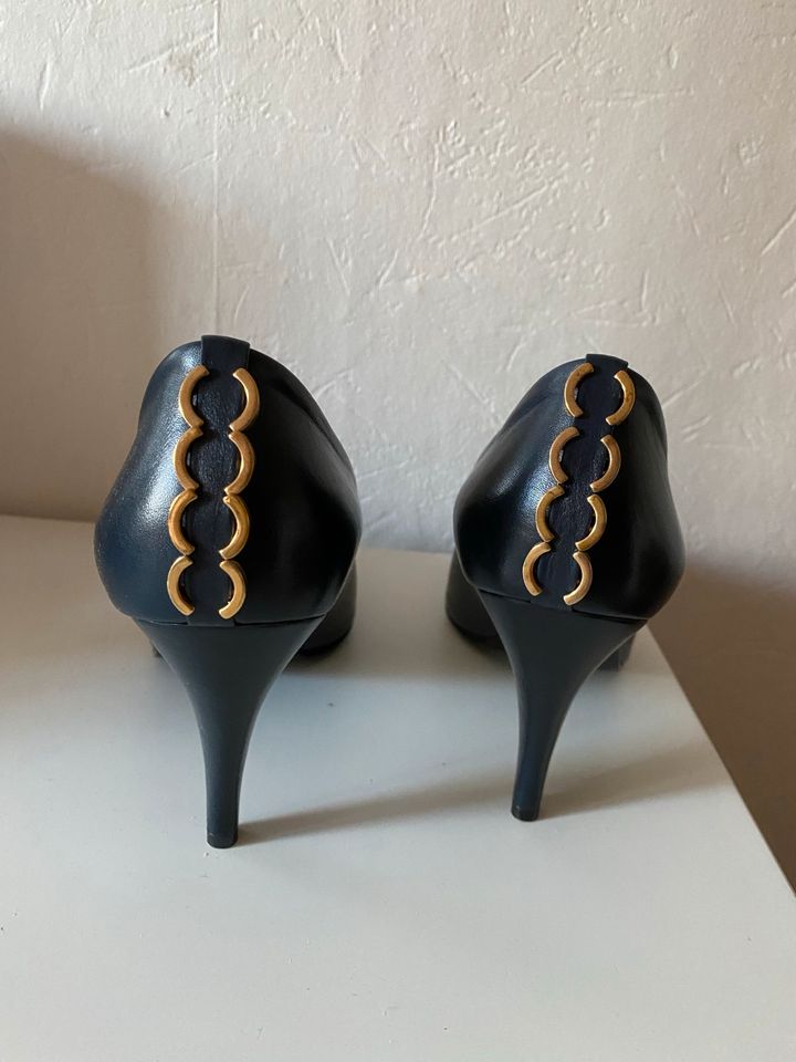 Pumps Högl Navy neu Größe 39,5 in Stahnsdorf