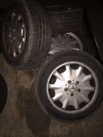 Mercedes W210 215/55 R16 Alufelgen Gullideckel Reifen Nordrhein-Westfalen - Bedburg Vorschau