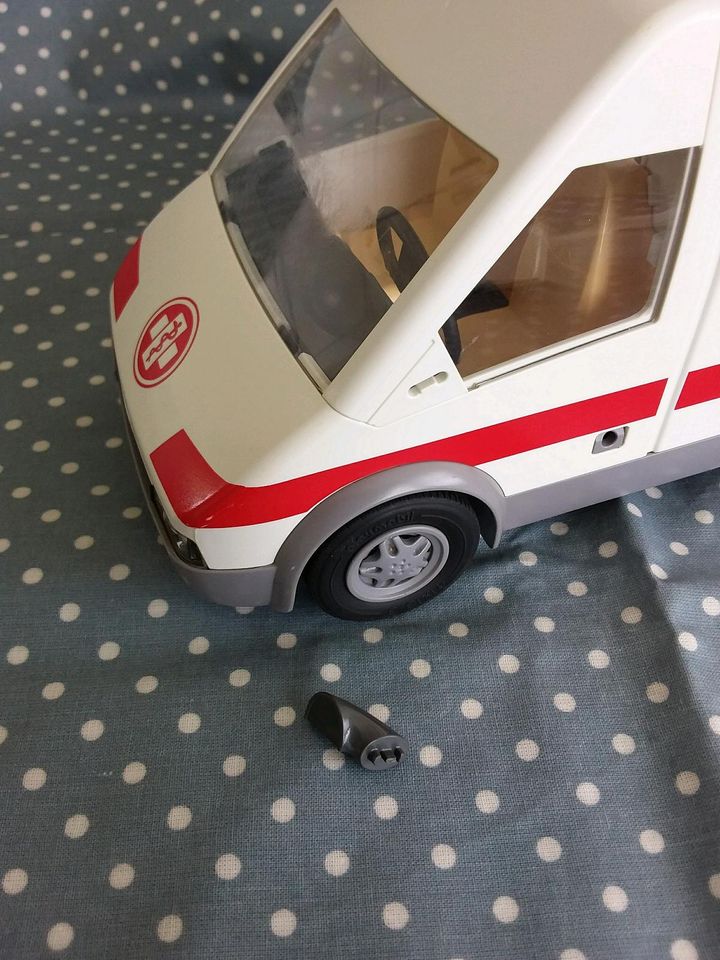 Playmobil Krankenwagen 4221 in Lübeck