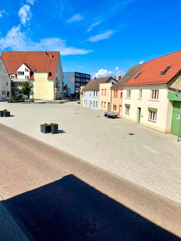 Die Zukunft beginnt hier: Ihr Traumhaus in der lebendigen Fußgängerzone von Können. in Könnern