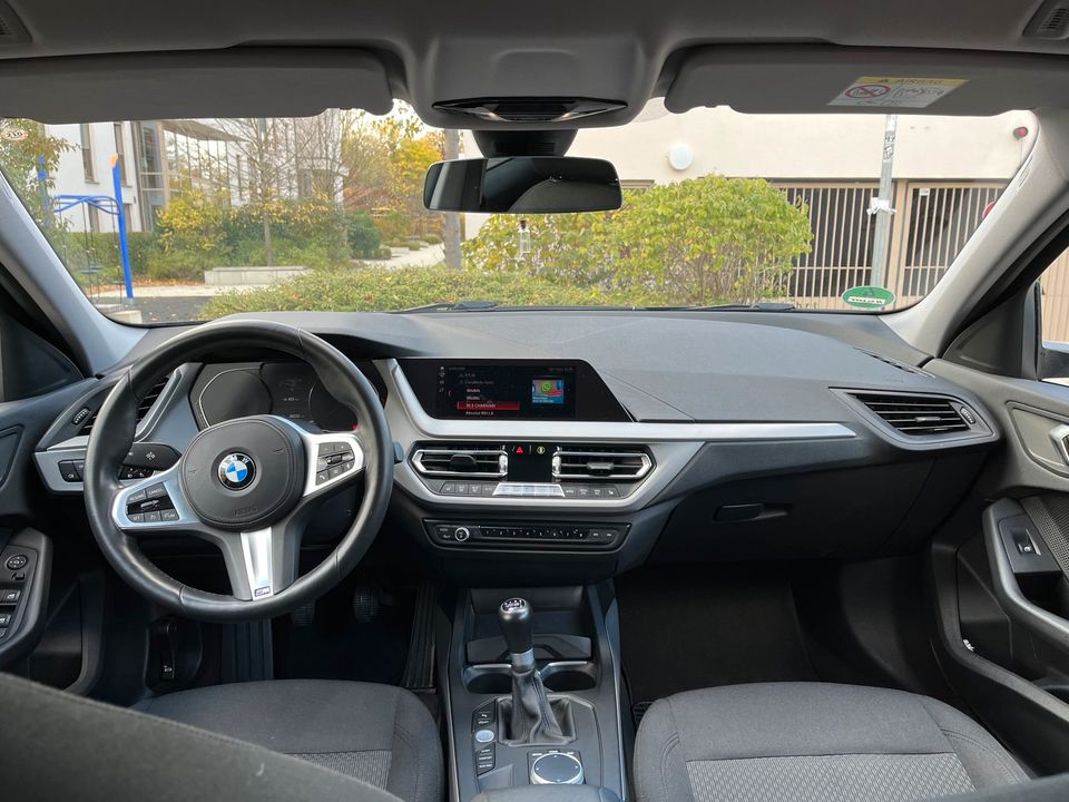 BMW 118i Advantage M-Ausstattung in München