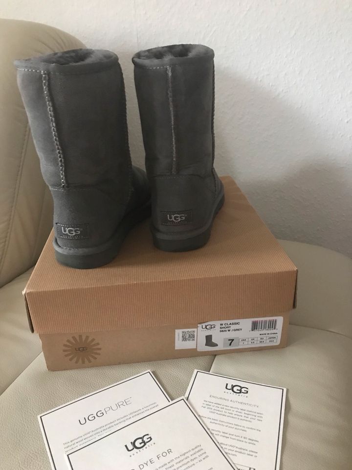 UGG Boots in Gr. 38 in grau in Lünen