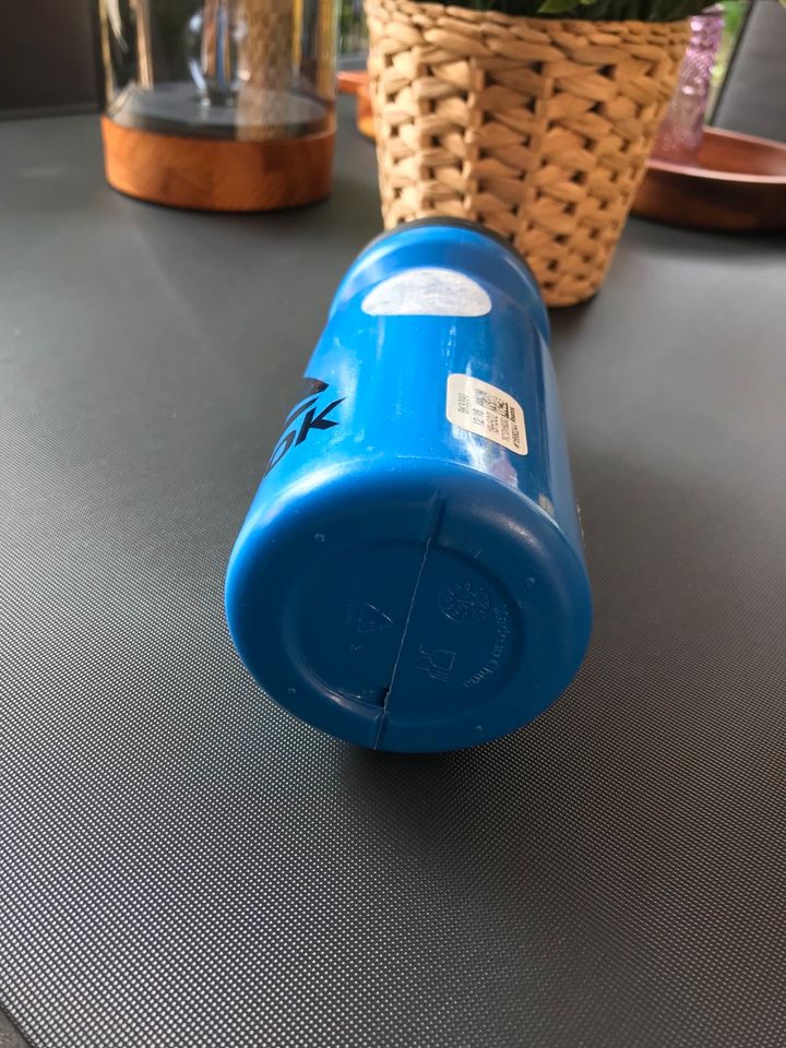 Reebok Sport Trinkflasche blau, sehr guter Zustand in Heilbronn