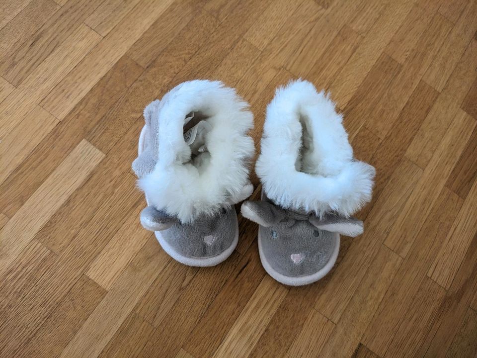 Babyschuhe Häschen  in Braunschweig