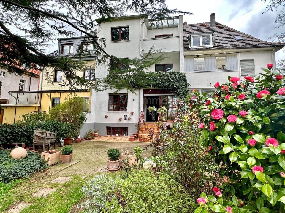 Gepflegtes Zweifamilienhaus mit traumhaftem Garten in Bonn-Duisdorf in Bonn