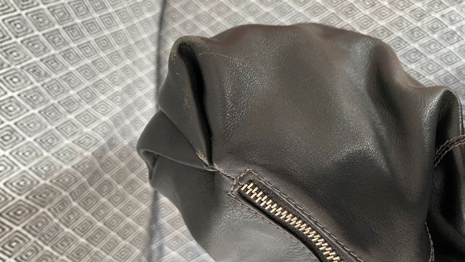 Handtasche, Leder, schwarze in Holzminden