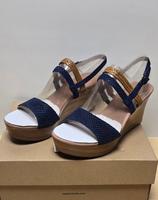 UGG Lira Mar Damen Keilsandalette Wedge Sandalen Schuhe 39 Nordrhein-Westfalen - Ahlen Vorschau