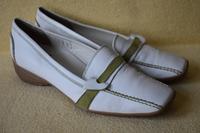 Wie NEU Schuhe HÖGL Mocassins Slippers Loafer weiß Damen Gr. 36 Sachsen-Anhalt - Thale Vorschau