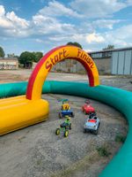 Kartbahn Kinderperkure Hüpfburg Spielstrasse Buggystrecke Geb.Tag Friedrichshain-Kreuzberg - Friedrichshain Vorschau