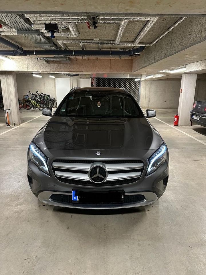 Mercedes Benz GLA 250 in Offenbach
