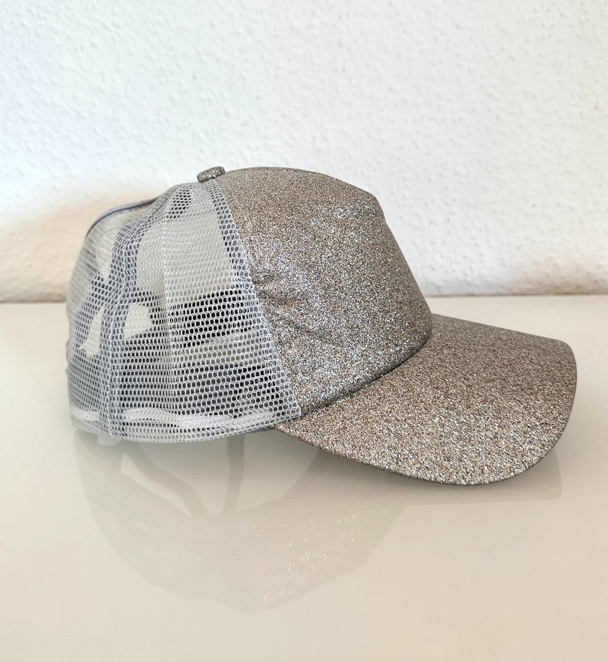 Glitzer Glitter Cap Mütze silber rosegold verstellbar Primark in Oedheim