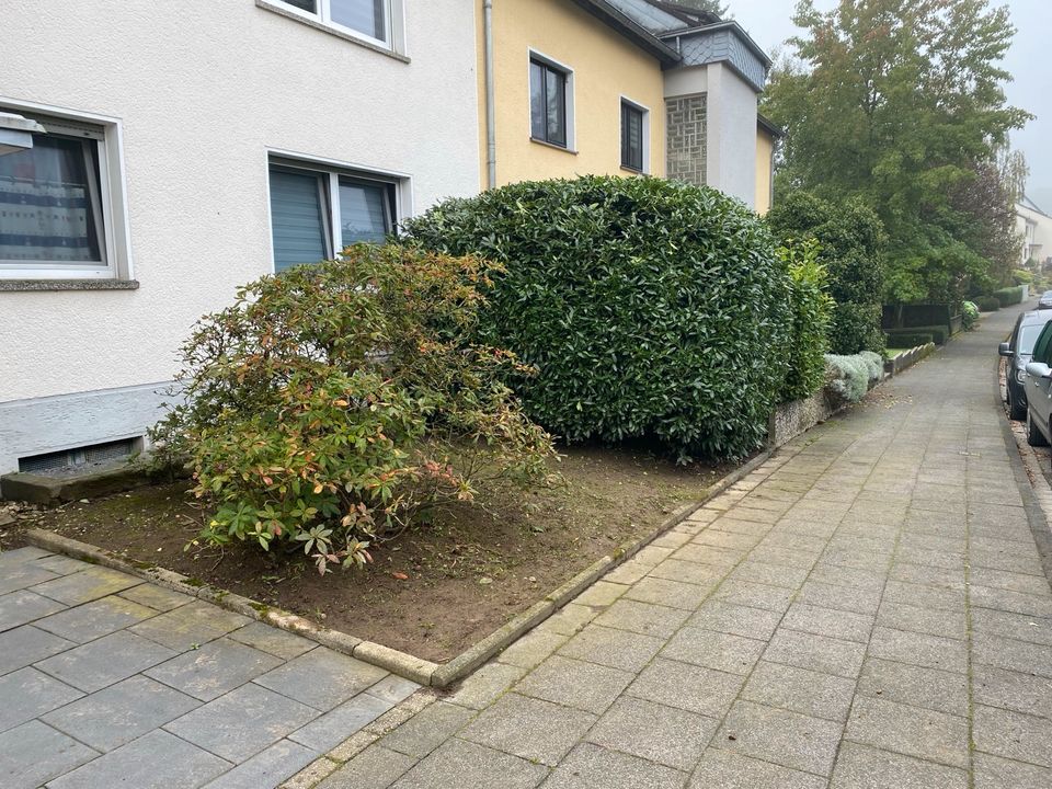 Gartenpflege & Objektpflege, Jahrespflege, Heckenschnitt, Heckenschneiden, Gärtner, Gartenarbeit, Gartenarbeiten, Gartenhelfer, Gartenservice, Hausmeisterdienst, Hausmeisterservice, Objektservice in Solingen