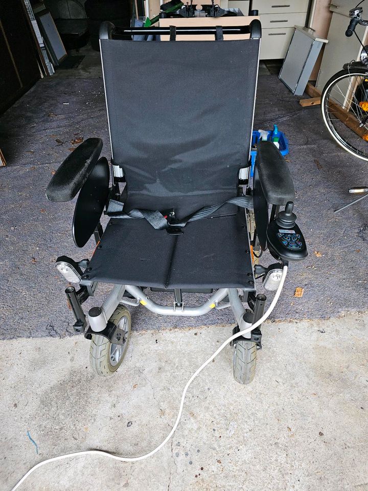 E- Rollstuhl von Meyra in Borken
