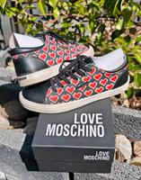 Love Moschino Sneaker Gr. 42 Pixel Hearts Schuhe rot schwarz Niedersachsen - Velpke Vorschau