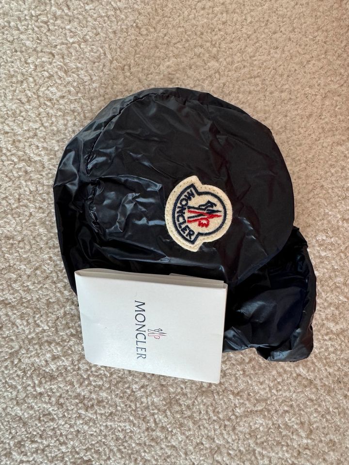 Moncler GUI Weste Tg.5 NEU in Wunstorf