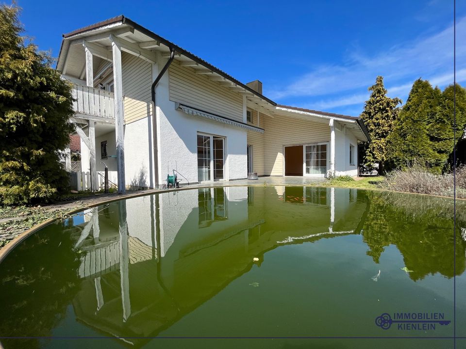 Mehrgenerationenhaus / Geräumiges Mehrfamilienhaus (3 Parteien) mit Garten und Pool in Auloh in Landshut