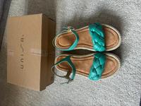 Neu Unisa NP 100€ napasoft 38 Grün Sandalen Plateau Sandalette Hessen - Stadtallendorf Vorschau