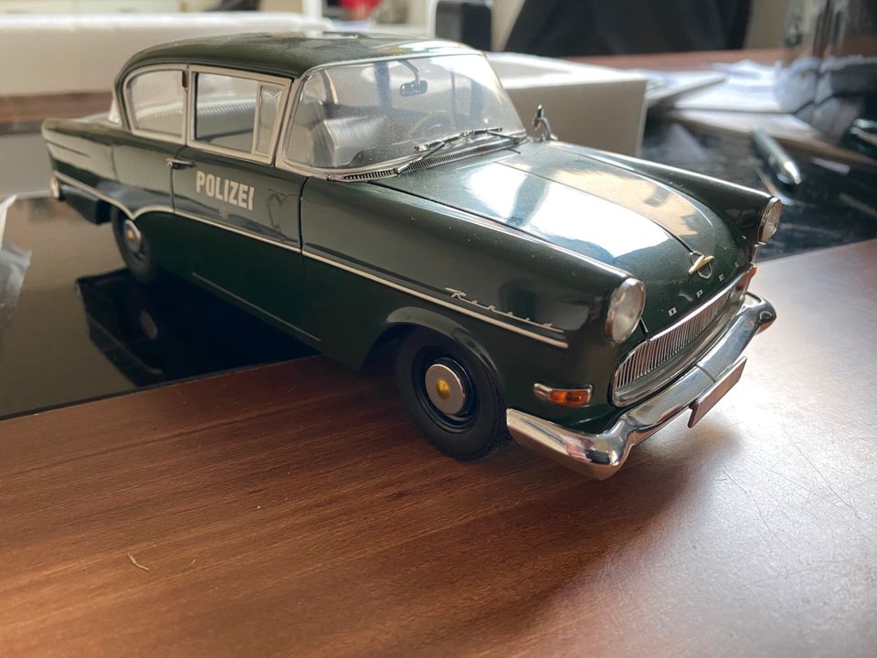 Minichamps Opel Rekord P1 Polizei 1:18 Modellauto OVP Modell in Loxstedt