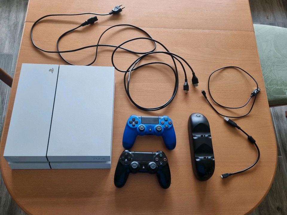 PS4 500 GB in weiß in Goldenbow