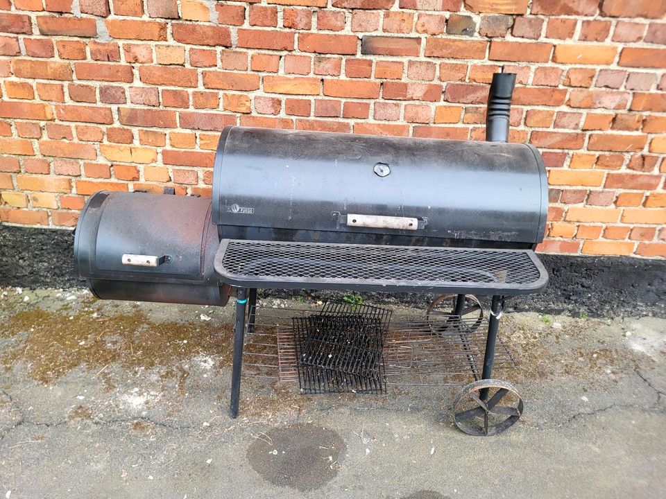 Smoker Bbq Stickburner in Schieder-Schwalenberg