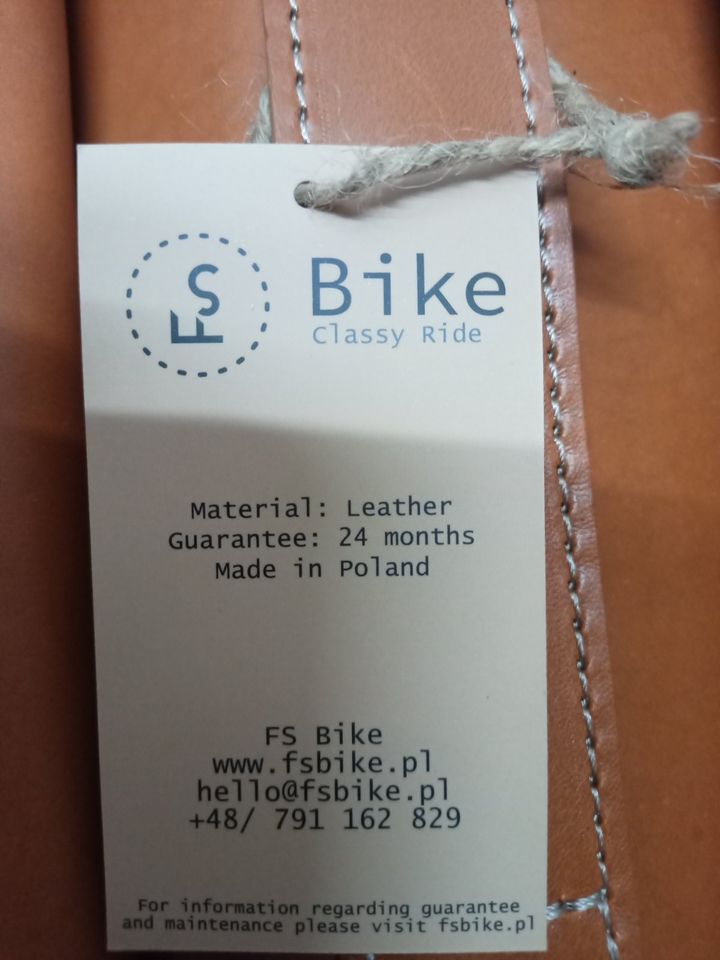 Neu! verschiedene Fahrrad Taschen Leder Braun Schwarz Weiß in Berlin