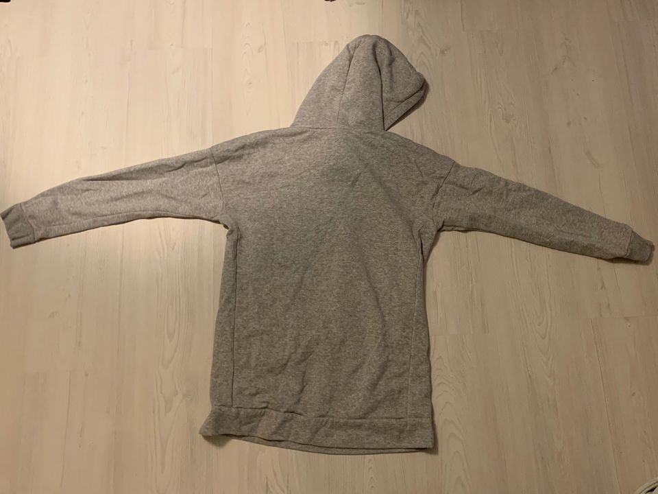 Adidas Hoodie grau Größe S in Kremperheide