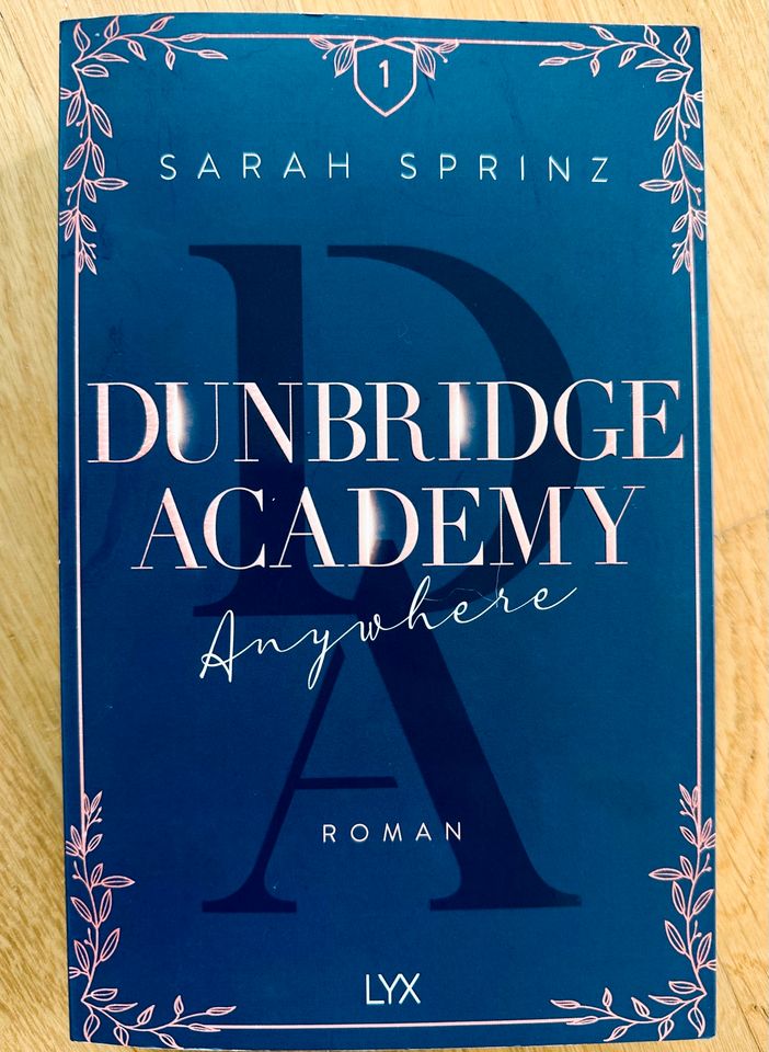 Dunbridge Academy | Buch | Roman | Lena Kiefer in Berlin