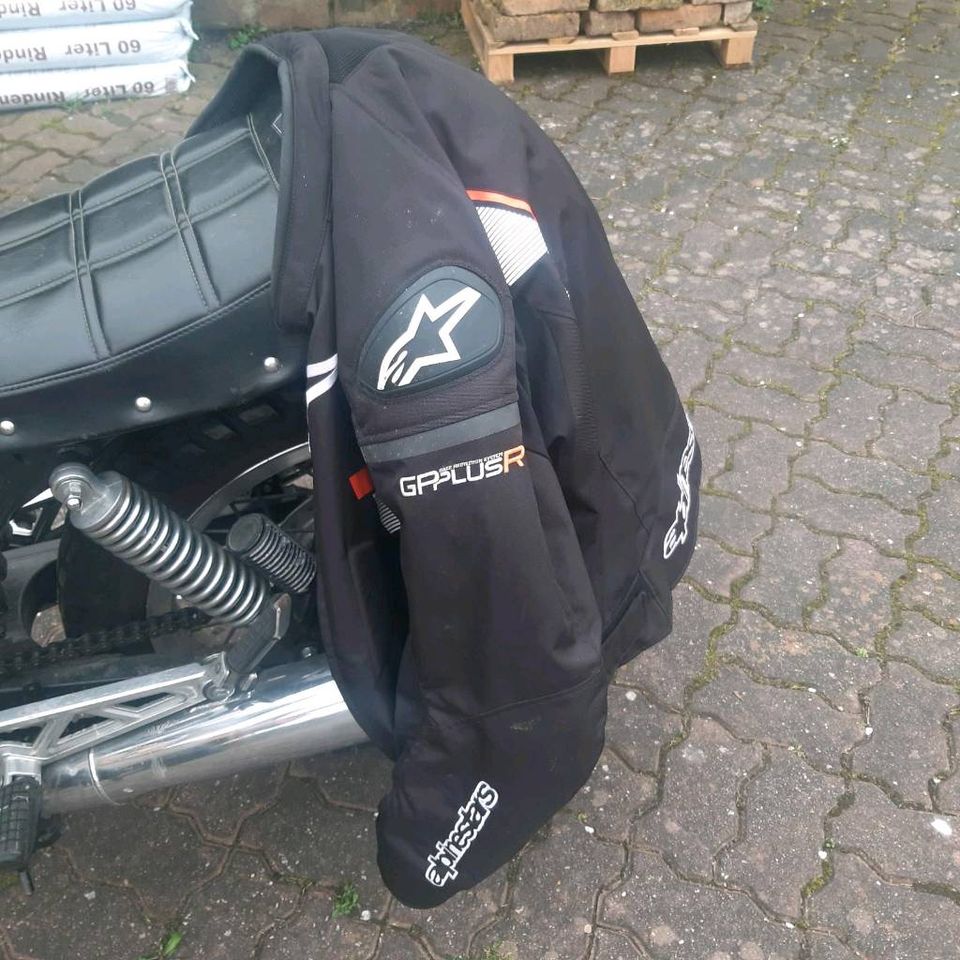 Motorradjacke XL +Hose Gratis dazu in Halle