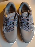 Nike Sneaker Sportschuhe grau 37,5 918200 Niedersachsen - Isernhagen Vorschau