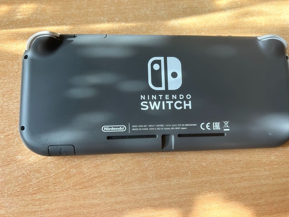 Nintendo  Switch Lite Paket und spiele in Gardelegen  