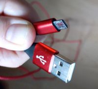 2 Handy-Ladekabel, Micro-USB, rot Baden-Württemberg - Waiblingen Vorschau