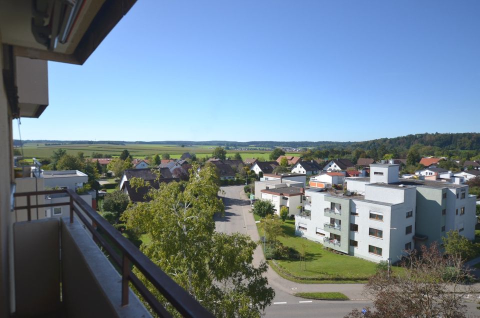 Gepflegte 3 Zimmer Wohnung mit tollem Ausblick auf dem beliebten Biberacher Mittelberg in Biberach an der Riß