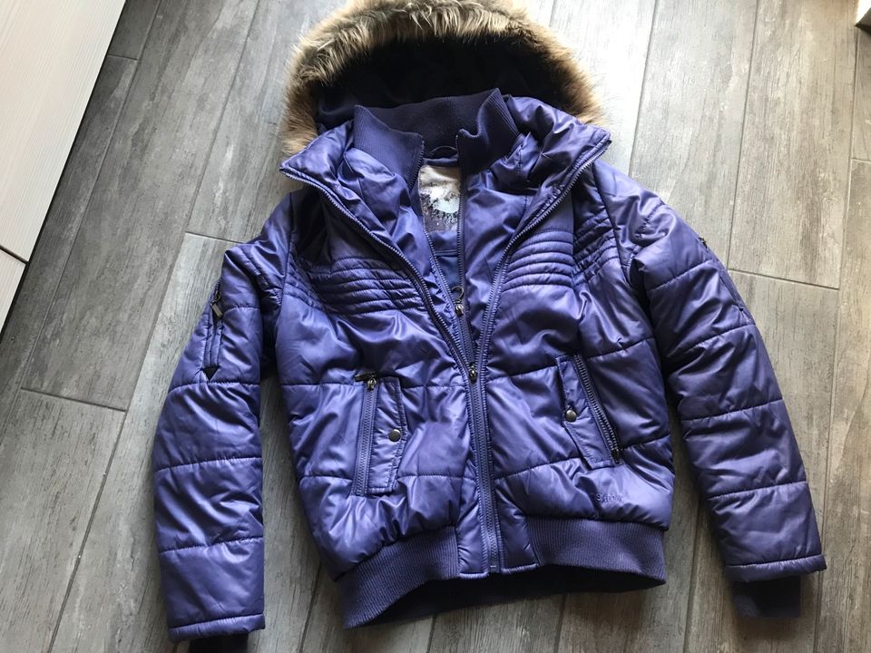 Winterjacke in Lila Gr. 164/M, abnehmbare Kapuze in Leipzig