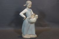 Lladro Spanien Porzellan Figur " Mädchen mit Kätzchen " Düsseldorf - Eller Vorschau