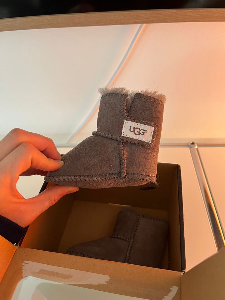 Babyschuhe Lammfell UGG Boote XS in Melle