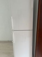 Großer Kühlschrank in weiß zu verkaufen *ideal für Großfamilien* Duisburg - Meiderich/Beeck Vorschau