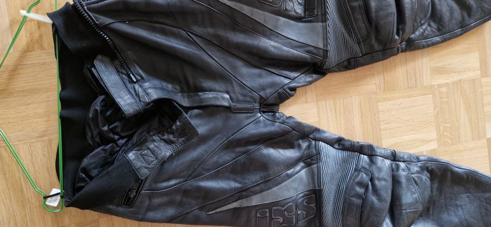 IXS Genuine Leather Lederkombi 2 teilig Gr 52 in Waiblingen