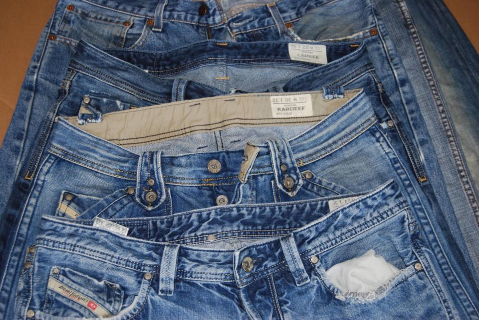 Posten Secondhand Jeans DIESEL Vintage Y2K modern 1.Wahl in Hessisch Oldendorf