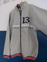 Coole Sweatjacke Gr.L mit Patches und Stickerei Leipzig - Burghausen-Rückmarsdorf Vorschau