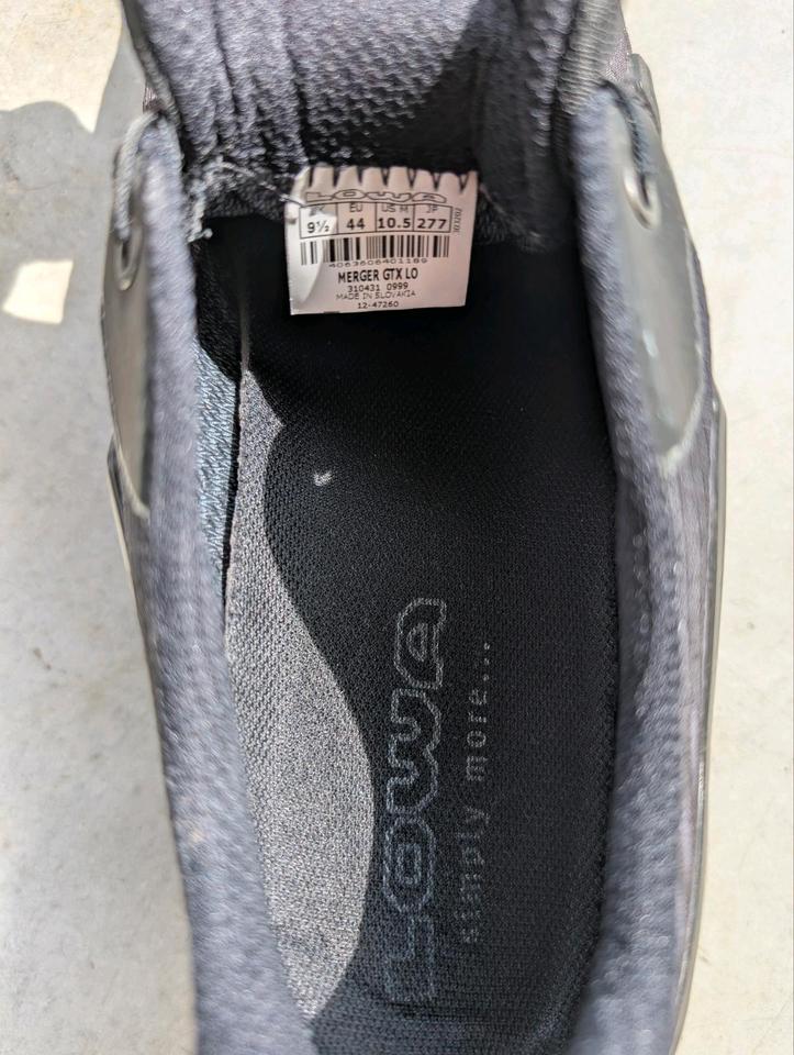 Wanderschuhe Multifunktionsschuhe Lowa GTX schwarz Herren Gr. 44 in München