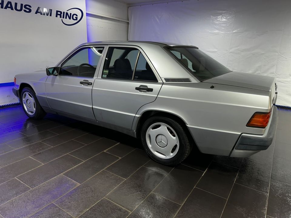 Mercedes-Benz 190 E 2.0 AUTOMATIK 1HAND SCHIEBEDACH TÜV:NEU in Ratingen