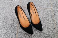 Pumps HIGH HEELS Buffalo Echtes Wildleder Schwarz Gr 37 wie NEU Herzogtum Lauenburg - Geesthacht Vorschau