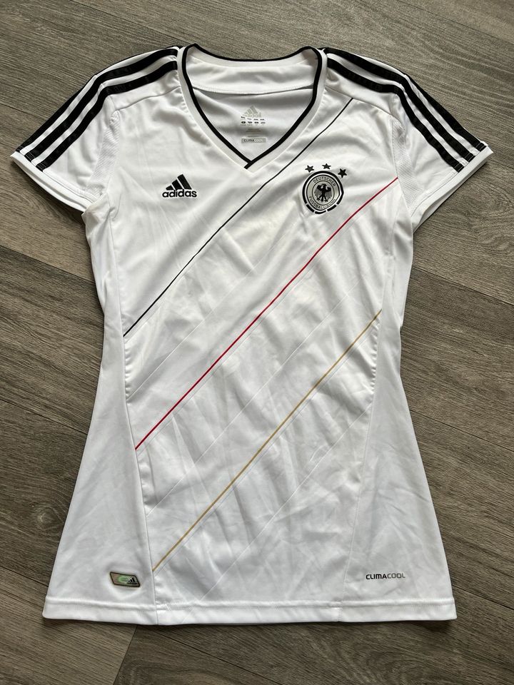 DFB Trikot Größe S in Emden